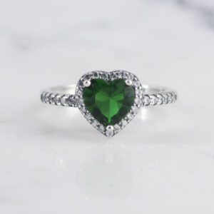 ANILLO SOLITARIO CIRCONES CORAZON ESMERALDA